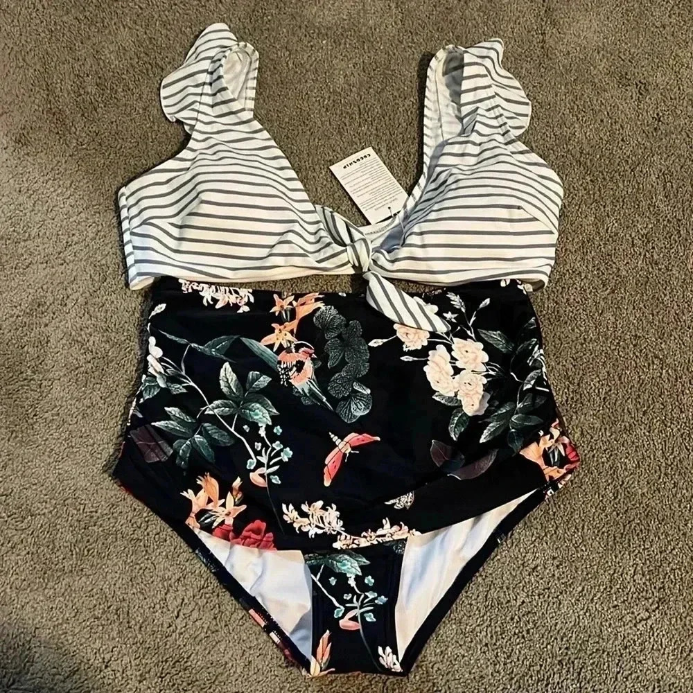(33)NWT Cocoship swimsuit